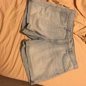 Gap sexy boyfriend shorts light jean, size: 30